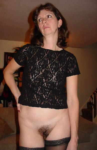 femme mure de 53 ans recherche jeune mec pour le dépuceler, ce sont des grosses salopes les vieilles, sodomie d'un cul mature et pipe profonde par une femme de 40 ans