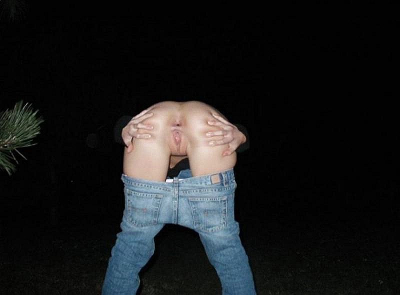 femme se fait prendre l'anus dans la nature