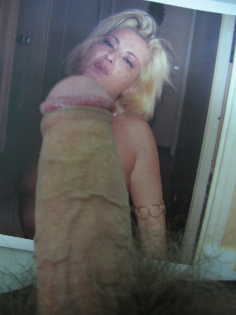 belle femme mature aime le sexe avec jeunes hommes