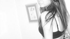 Jolie fille en lingerie photo noir et blanc